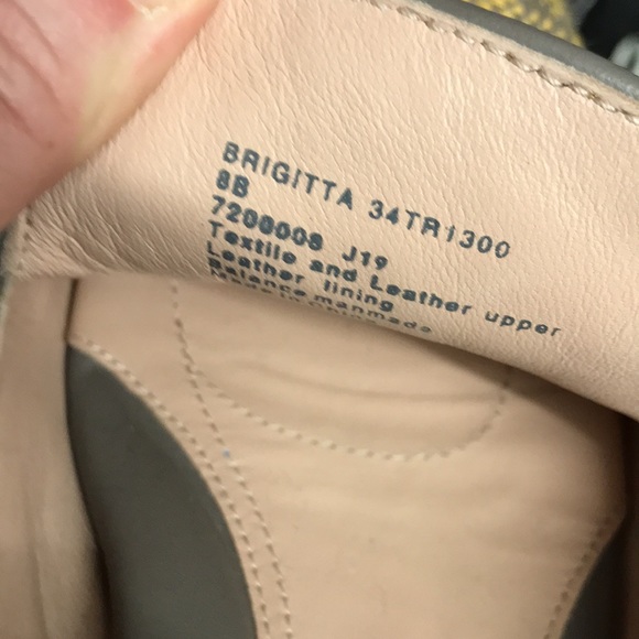 Taryn Rose shoes - Picture 2 of 4